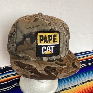 Vintage Camo Pape Cat Caterpillar SnapBack foam Trucker Hat Legend NWT
